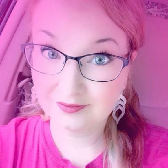 Meet your Posher, Allie - Picture 1 of 1